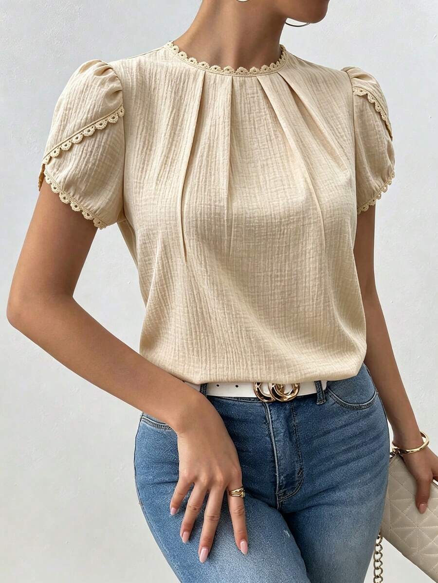 SHEIN 女款優雅休閒純色蕾絲拼接百褶領花瓣袖襯衫 - 杏色 - 查看 1