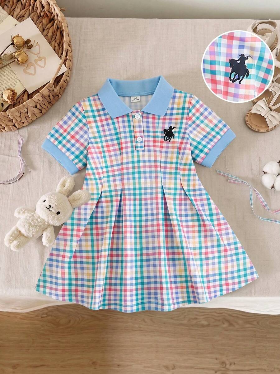 SHEIN 女童新款彩色格紋時尚馬術圖案 Polo 領半開襟洋裝,適合學院風、可愛甜美、時尚休閒度假風 - 藍色 - 查看 1