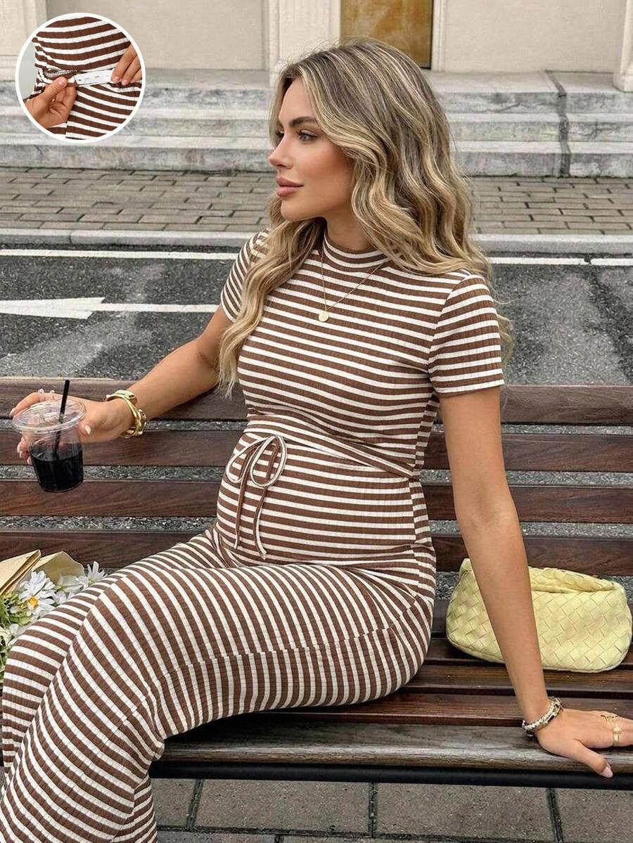 SHEIN 孕婦夏季休閒條紋T恤與長褲兩件套 - 棕色 - 查看 1