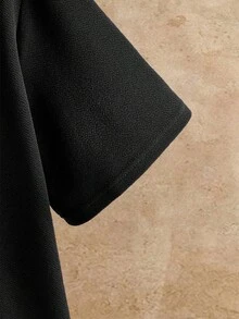 HIMLAND 男士純色短袖休閒 Polo 衫與抽繩腰短褲休閒套裝 - 黑色 - 查看 4