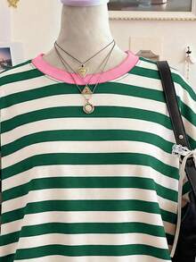 SHEIN 返校季復古甜美綠色與粉色條紋印花 Chill Chill 青少年女孩極簡風 T-shirt，百搭夏季出遊單品 - 白色 - 查看 3