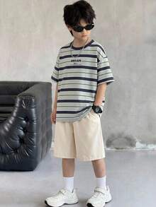 2件組 青少年男孩休閒舒適百搭條紋印花圓領短袖T恤與純色短褲套裝，適合通勤、上學、日常休閒、外出、運動，春夏穿著 - 卡其色 - 查看 7