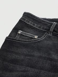 ROMWE Grunge Punk Y2K辣妹復古十字架與翅膀刺繡水鑽大尺碼牛仔短褲 - 藍色 - 查看 4