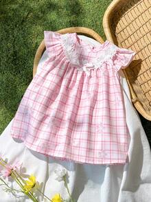 SHEIN Vintaside Kids 女嬰可愛白色黃色條紋蝴蝶結印花圓領無袖寬鬆版型柔軟面料洋裝 - 淺粉色 - 查看 5