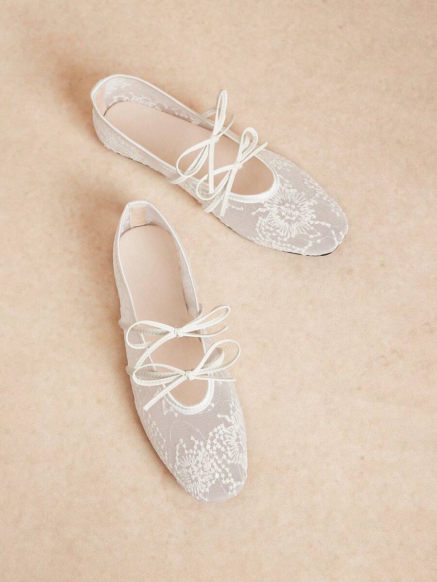 Rosivie Zapatos de tacón alto estilo Mary Jane retro de punta redonda para mujer, contraste negro & blanco, para uso casual en primavera - Red de fuegos artificiales blanca - Ver 1
