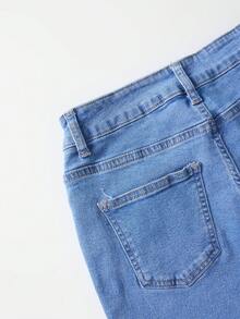 GlowEve 女款休閒百搭日常牛仔褲，附口袋、鈕扣、仿珍珠裝飾與蝴蝶圖案 - 藍色 - 查看 5