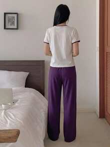 DAZY Set pigiama da donna 2 pezzi con bordi a contrasto, girocollo, maglietta a maniche corte con stampa e pantaloni da casa con vita elastica - Bianco - Visualizzare 2