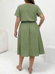 Shapeblank Plus Size Women's Solid Color V-Neck Pleated Casual Daily Wear Dress - Army Green - View 2