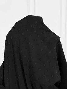 SHEIN CURVE+ 大尺碼女款純色缺口V領百褶休閒日常洋裝 - 黑色 - 查看 8