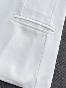 Manfinity Mode 男士商務休閒單扣西裝外套，圓領設計增添風格與層次感，適合日常通勤、商務、派對與宴會穿著。這款西裝外套是男士衣櫥中的必備百搭單品，是送給男友或丈夫的完美禮物 - 白色 - 查看 5