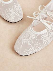 Rosivie Zapatos de tacón alto estilo Mary Jane retro de punta redonda para mujer, contraste negro & blanco, para uso casual en primavera - Red de fuegos artificiales blanca - Ver 5