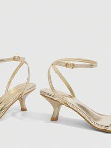 CUCCOO SZL Giày sandal nữ cao gót mũi nhọn gót mảnh, quai mảnh phối ghép, bề mặt kim loại, phong cách đa năng, gót trơn, mẫu mới xuân hè, đi hằng ngày - Kim loại màu vàng nhạt - Xem 5