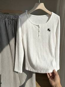 Comfortcana 2025新款秋冬大尺碼女款休閒刺繡細節鈕扣上衣與條紋長褲兩件套，白色套裝，適合海灘、感恩節、新年，女裝 - 彩色 - 查看 3