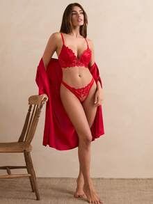 Charlaine 2件套法式经典V型性感文胸和内裤内衣套装 - 紅色 - 查看 5