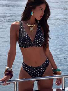 Swim Mod Bikini Tanpa Punggung Motif Polkadot Putih dengan Latar Belakang Hitam, Modis, Seksi & Melangsingkan, Koleksi Musim Semi/Panas 2026, Sempurna untuk Liburan di Pantai - Hitam dan Putih - View 1