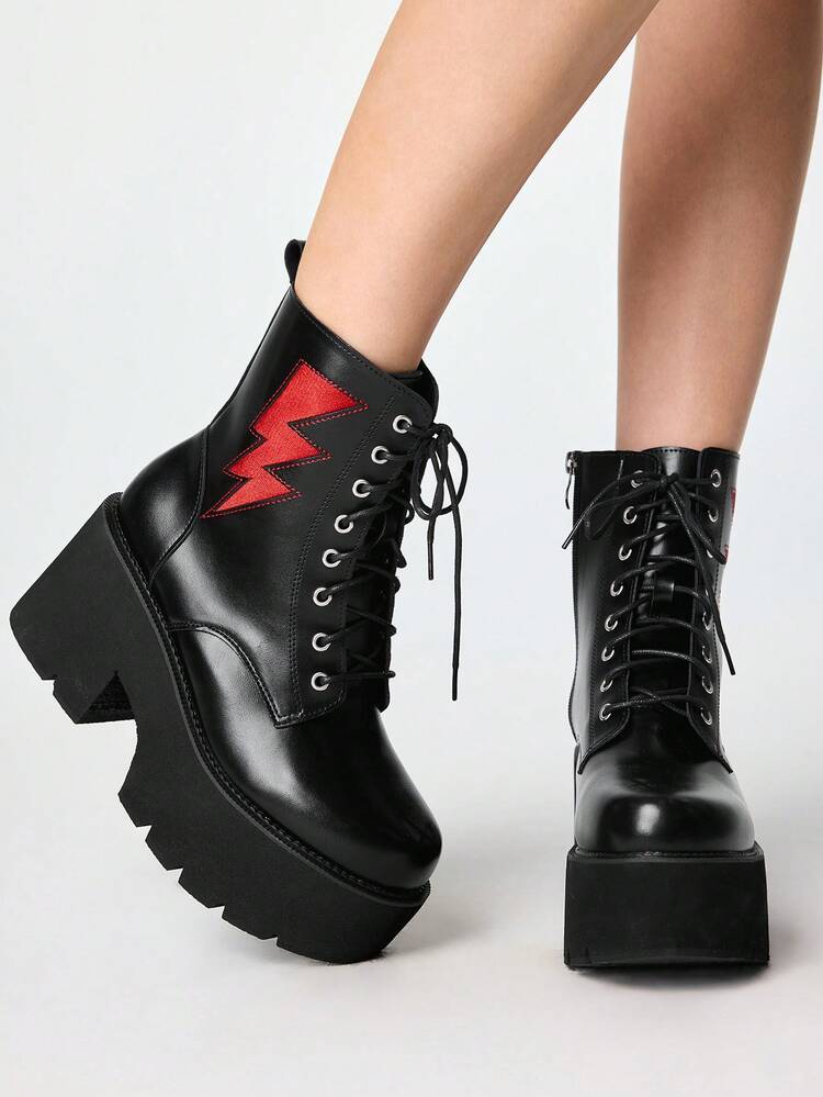 ROMWE Grunge Punk بوت نسائي بنمط بانك ريترو بكعب إسفين ومنصة عالية، أحمر بتصميم برق قوطي، موضة، بسحاب جانبي ورباط، مغلق، لحفلات النوادي الليلية وراكبي الدراجات النارية - كتم الصوت أسود - مشاهدة 1