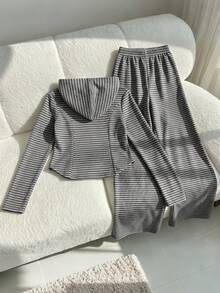 SHEIN Elladie kids 青少年女孩秋季套裝 2件/套 韓式休閒運動賽車風 淺灰色條紋連帽拉鍊運動服 羅紋針織面料 柔軟校園休閒 - 深灰色 - 查看 2