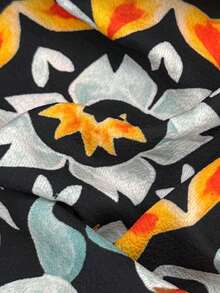EMERY ROSE Blusa de mujer talla grande estilo casual primavera/verano: diseño simple y versátil con estampados aleatorios de flores coloridas y geométricos. Cuello en V, mangas acampanadas con volantes, ajuste holgado - perfecta para primavera y verano - Negro - Ver 6