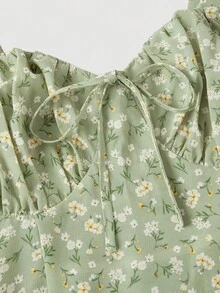 SHEIN MOD Plus Size Ditsy Floral Print Tie Front Ruched Bust Valentine Day Green Cami Dress,Summer Dresses For Women,Tea Party Dress,Pastel Dresses For Women - Green - View 4