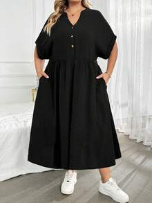 SHEIN CURVE+ 大尺碼女款純色缺口V領百褶休閒日常洋裝 - 黑色 - 查看 5