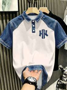 Manfinity Homme 美式復古男士大尺碼仿牛仔磨損拼接色塊 NY 字母印花 Polo 衫，成熟休閒上衣，男女款圖案 T 恤，適合日常通勤夏季休閒襯衫 - 彩色 - 查看 4