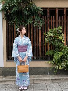 Irokai 花卉圖案和服袖寬鬆版型浴衣 - 彩色 - 查看 3