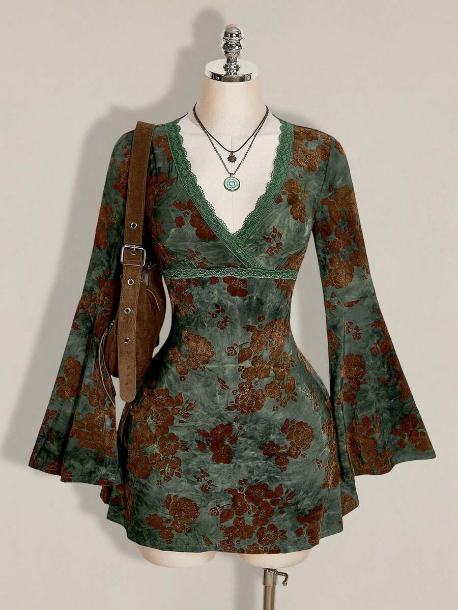 SHEIN ICON Y2K鄉村風復古女款秋季波希米亞優雅外出早午餐日常穿搭天鵝絨隨機印花V領蕾絲飾邊長袖洋裝 綠色 - 綠色 - 查看 1