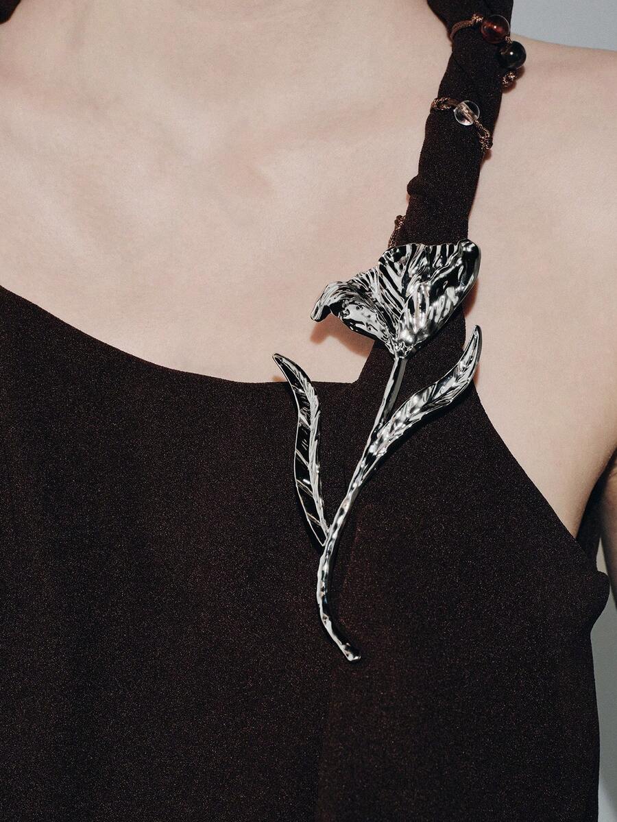 Noxbound 1pc Retro Exaggerated Metal Leaf Brooch, Fashionable Luxurious Floral Accessory, Suitable For Women's Daily Wear And Formal Events - Silver - View 1