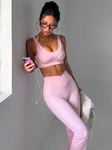 Easithlete 女款純色短版背心與緊身褲運動套裝 - 粉色 - 查看 6