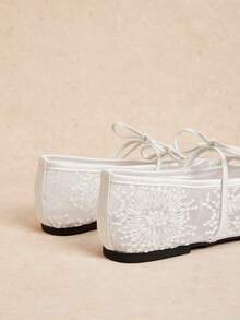 Rosivie Zapatos de tacón alto estilo Mary Jane retro de punta redonda para mujer, contraste negro & blanco, para uso casual en primavera - Red de fuegos artificiales blanca - Ver 4