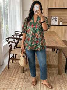 SHEIN CURVE+ Plus Size Women's V-Neck All-Over Print Casual Versatile Daily Wear T-Shirt - Multicolor - View 5