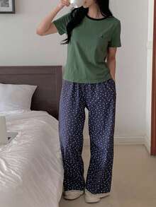 DAZY 碎花直筒長款睡褲與拼色短袖T恤2件套，夏季女款睡衣套裝 - 綠色 - 查看 5