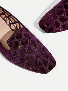 CUCCOO TILAWA 女款鏤空花卉刺繡優雅方頭平底樂福鞋 - 紫色 - 查看 5