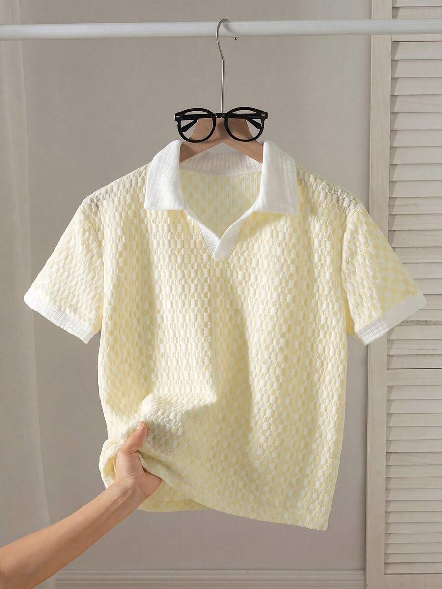 SHEIN 1件男童拼色 Polo 領 T 恤,左右袖口對比羅紋設計,胸前刺繡細節,適合春夏、戶外活動與正式聚會 - 黃色 - 查看 1