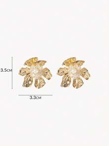 Opalesca 纹理珍珠花朵耳环 - 金色 - 查看 9