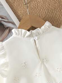 SHEIN Elladie kids 2件組女童夏季新款小圓領露背水滴藍蝴蝶結仿刺繡印花布料荷葉袖前綴蝴蝶結裝飾上衣休閒直筒短褲簡約復古時尚套裝 - 軍綠色 - 查看 4