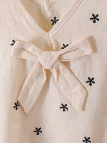 SHEIN Elladie kids 2件組女款春夏新款休閒通勤梭織粗麻布蝴蝶結裝飾V領無袖鏤空燒花寬鬆背心上衣與收腰梭織寬鬆長褲，日常休閒外出兩件套 - 卡其色 - 查看 5