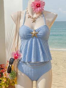 SHEIN Conjunto de bikini con tirantes de espagueti, volantes y decoración de estrellas de mar metálicas en color azul sólido para adolescentes, ideal para vacaciones y playa - Azul - Ver 3