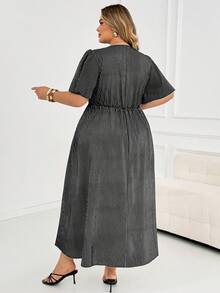 SHEIN CURVE+ 大尺碼 US22 音樂節海灘度假波希米亞風休閒優雅 V 領收腰 A 字版型飄逸女款中長洋裝 - 彩色 - 查看 2