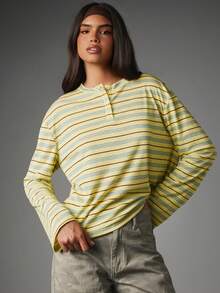 MISSGUIDED Oversized 2000s 70s Striped Long Sleeve Henley Crop Top With Button Detail Horizontal Multi-Color Casual Everyday Autumn Day Time Light Yellow - Multicolor - View 4