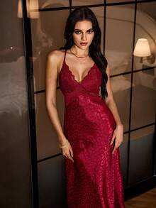 SilkySpell Camisón de tirantes finos con estampado de leopardo en rojo vino, de seda sintética & encaje, ropa de estar en casa sin espalda - Burdeos - Ver 5