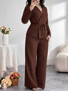 Feyla Setelan Dua Potong Elegan untuk Wanita Ukuran Plus: Kemeja Lengan Panjang Kancing Ganda Warna Polos dan Celana - Coffee Brown - View 4