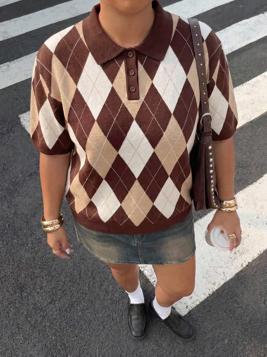 Comfortcana 大尺碼女款格紋鈕扣半開襟短袖針織上衣 - 棕色 - 查看 1