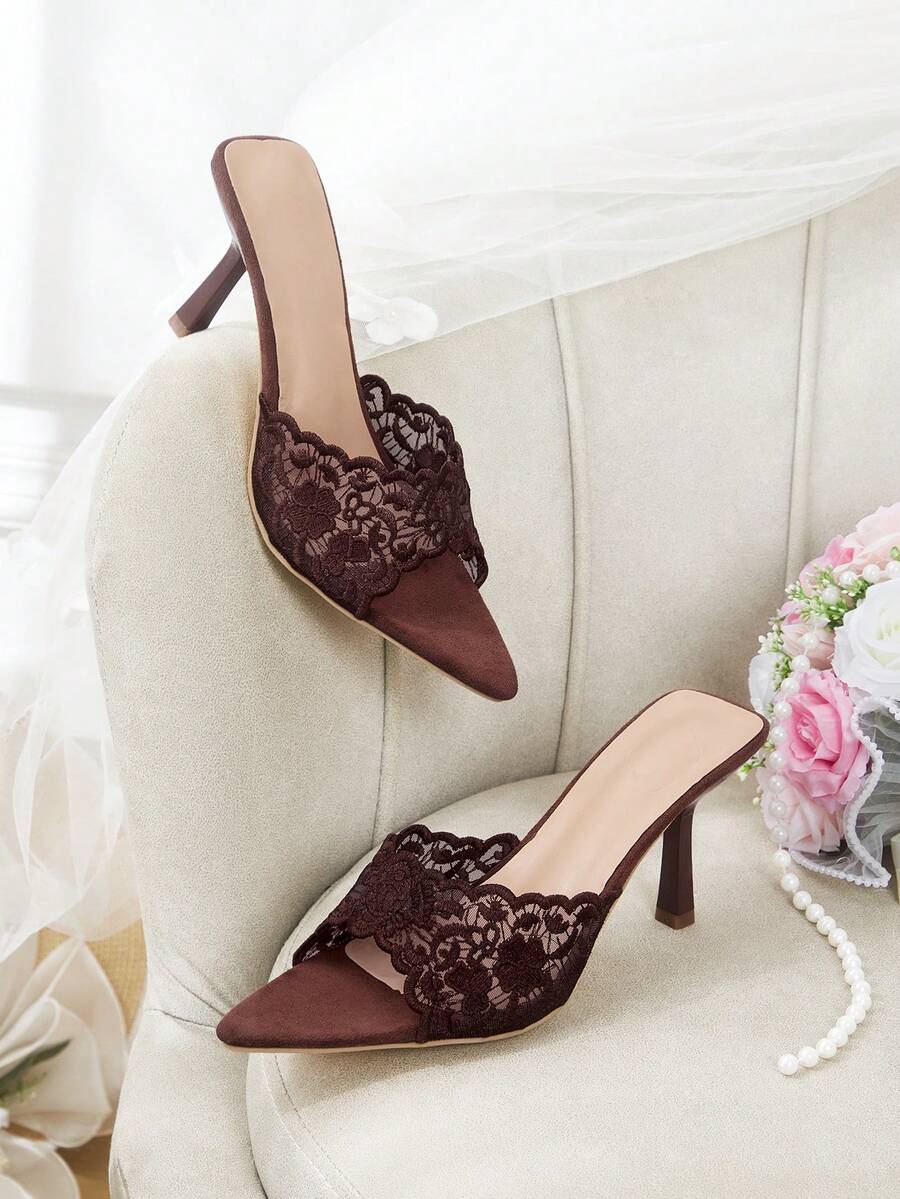 CUCCOO HITCHD 女款刺繡蕾絲尖頭細高跟涼鞋 夏季鞋 - 棕色 - 查看 1