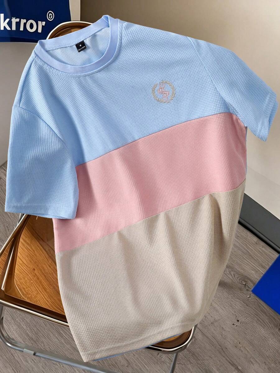 Manfinity Joysei Men's Knit Jacquard Color Block Textured Three-Panel Dopamine Color Chest Embroidery T-Shirt, Holiday - Multicolor - View 1
