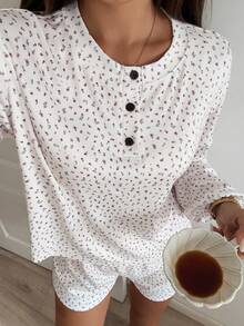 DAZY Women's All-Over Print Round Neck Long Sleeve Top And Shorts Casual Daily Home Sleepwear Set - White - View 4