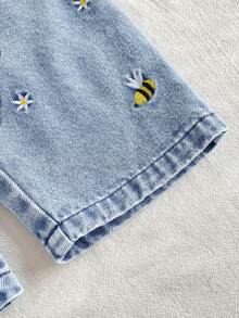SHEIN Vintaside Kids 1件女嬰藍色牛仔休閒可愛刺繡花卉吊帶褲，適合外出、夏季度假與秋季穿著 - 藍色 - 查看 4