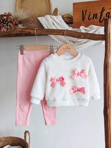 SHEIN Playful Pals 2件組女嬰可愛時尚毛絨蝴蝶結愛心長袖厚實柔軟上衣褲子連褲襪套裝，街頭風校園派對秋季穿搭 - 粉色 - 查看 7