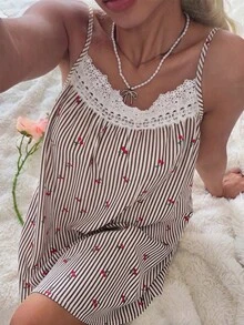 CottageSlumber Camisón romántico y fresco para mujer con tirantes finos, encaje bordado, mangas abullonadas, volantes y fruncido - Marrón - Ver 3