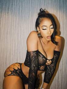 SHEIN 2件組女性性感內衣套裝，適合蜜月、約會之夜，性感魚網內衣套裝，性感穿搭 - 黑色 - 查看 6